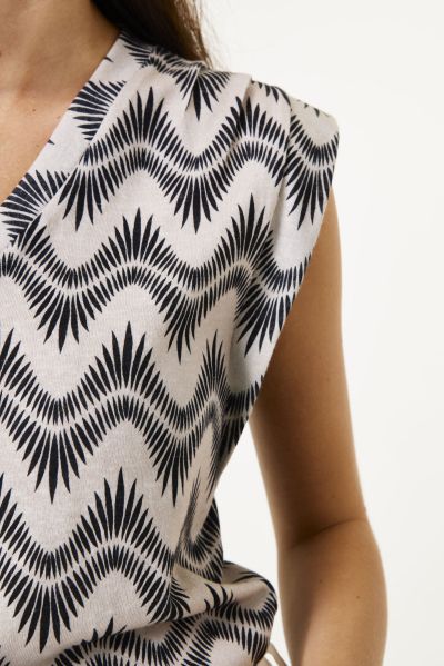 Women's blouse with figural print - style and comfort GARCIA (SKU) D50002