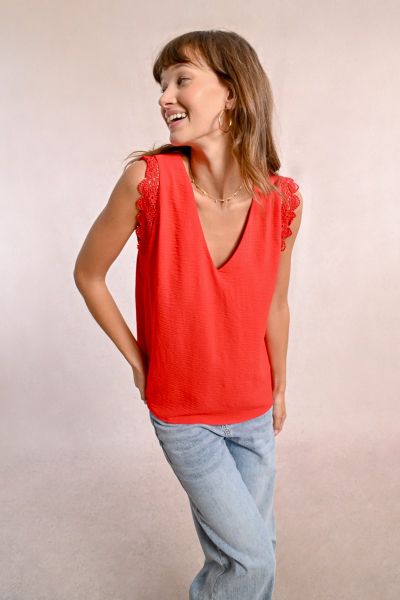 Women's V-neckline top with lace details MOLLY BRACKEN (SKU) G885DE