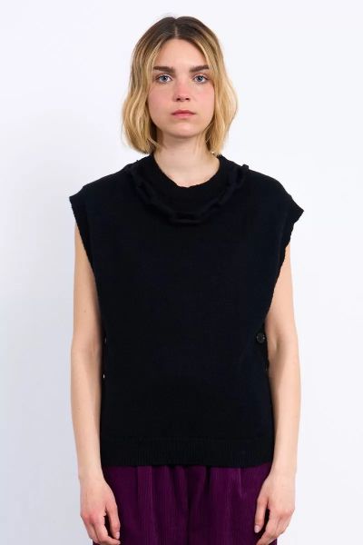 Stylish women's straight sleeveless sweater - classic in black MOLLY BRACKEN (SKU) LALF166DN