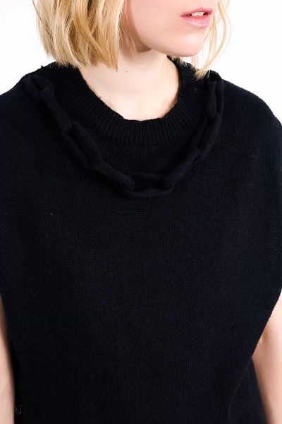 Stylish women's straight sleeveless sweater - classic in black MOLLY BRACKEN (SKU) LALF166DN