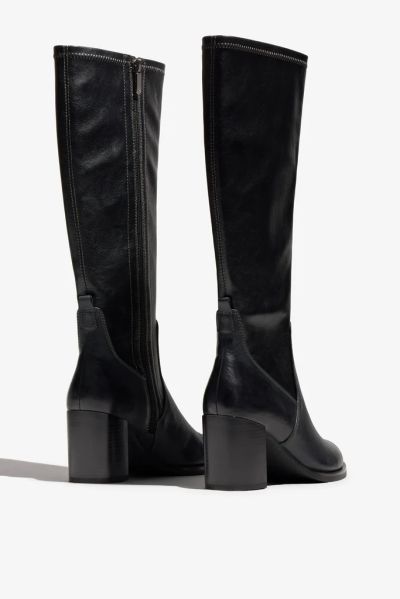 Black leather heeled boots - an elegant classic!REGARDE LE CIEL (SKU)MATILDE04