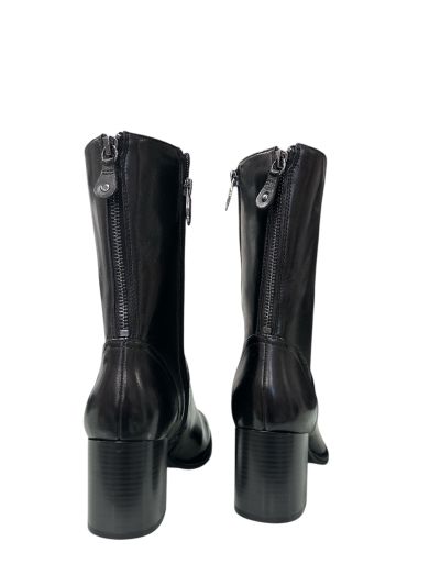 Black leather boots with a higher length - elegant and comfortable! REGARDE LE CIEL (SKU) HILARY03