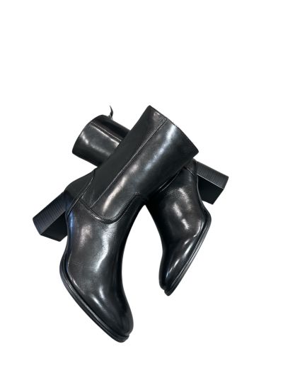 Black leather boots with a higher length - elegant and comfortable! REGARDE LE CIEL (SKU) HILARY03