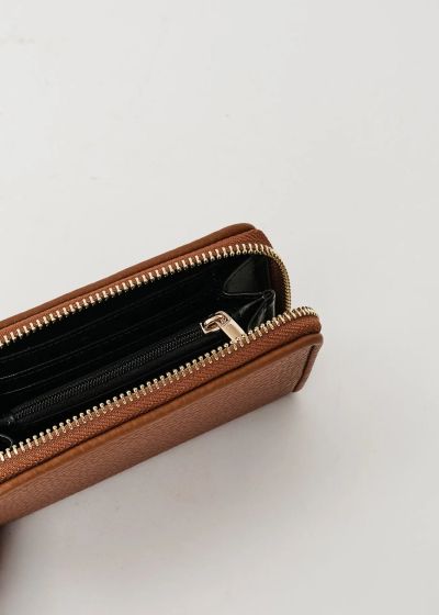 Warm brown wallet with zipper - Compact and stylish accessory GAUDI (SKU) 12313