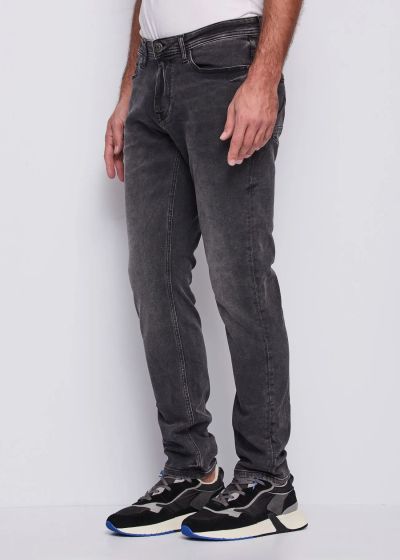 Вталени мъжки дънки графит: елегантен комфорт GAUDI (SKU) 521GU26013