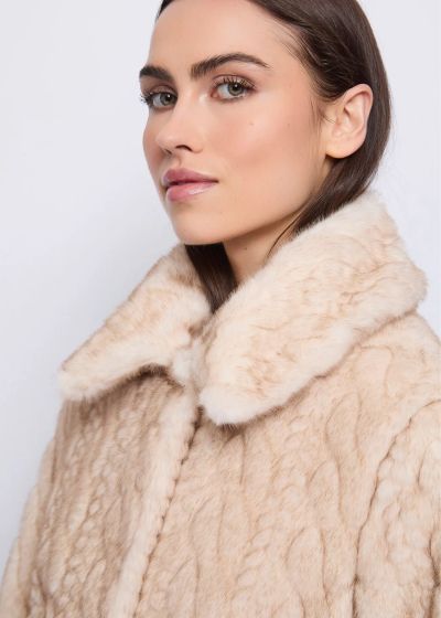 Елегантно палто от еко косъм с колан GAUDI (SKU)521FD39005