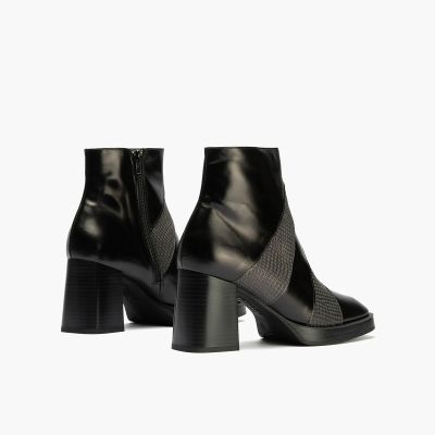 Elegant black leather heeled boots - the perfect choice!PITILLOS (SKU)10863