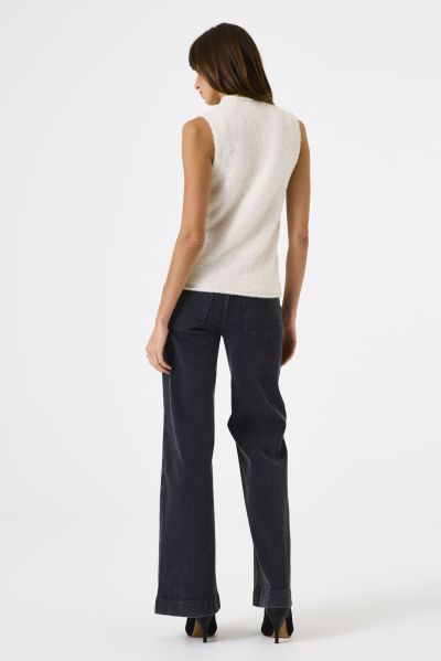Shiny women's sleeveless sweater - comfort and style GARCIA (SKU) K50043