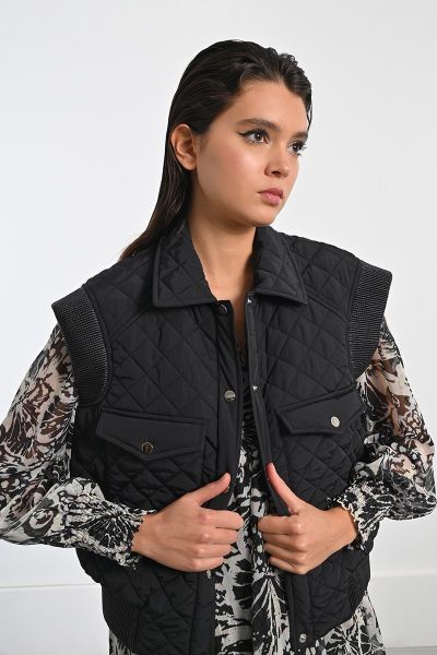 Women's padded sleeveless jacket - style and warmth MOLLY BRACKEN (SKU) HAL44DH