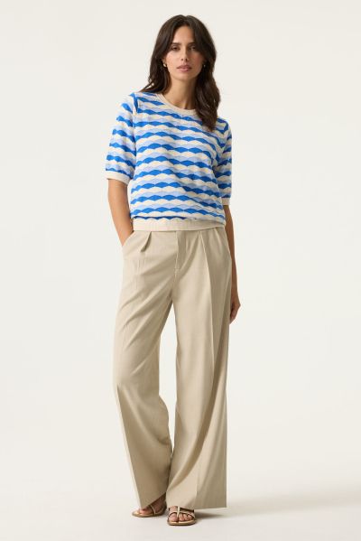 Women's short-sleeve blouse made of fine knit GARCIA (SKU) O260046