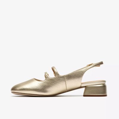 Gold low-heeled sandals - Elegant step! CLARKS (SKU)26185876