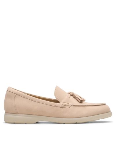 Бежови мокасини – стил и комфорт за всяка стъпка!CLARKS (SKU)26181453