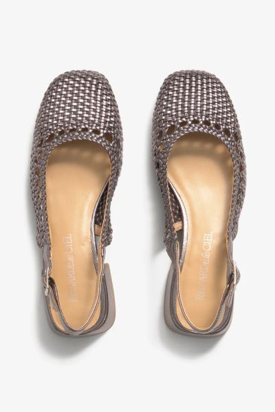 Gray sandals with buckle - elegant and comfortable! REGARDE LE CIEL (SKU) LOLA06