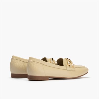 Бежови дамски мокасини с нисък ток - елегантни и удобни!PITILLOS (SKU)11140