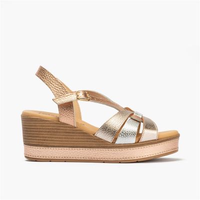 Golden women's platform sandals - style and comfort!PITILLOS (SKU)11283.