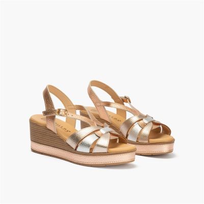 Golden women's platform sandals - style and comfort!PITILLOS (SKU)11283.