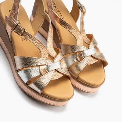 Golden women's platform sandals - style and comfort!PITILLOS (SKU)11283.