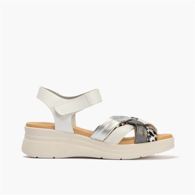 White platform sandals with animal print - Everyday comfort and style!PITILLOS (SKU)11294