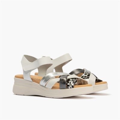 White platform sandals with animal print - Everyday comfort and style!PITILLOS (SKU)11294