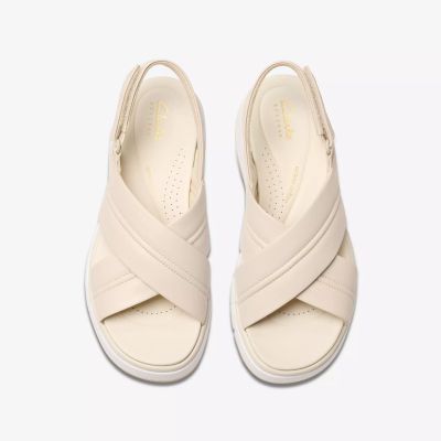 Women's Casual Comfortable Stylish Light Platform Sandal in Cream CLARKS (SKU)26181470