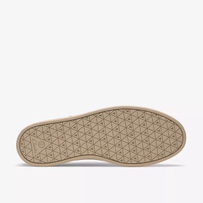 Men's casual sneaker in a brown-beige combination, stylish, comfortable, modern.CLARKS (SKU)26186194