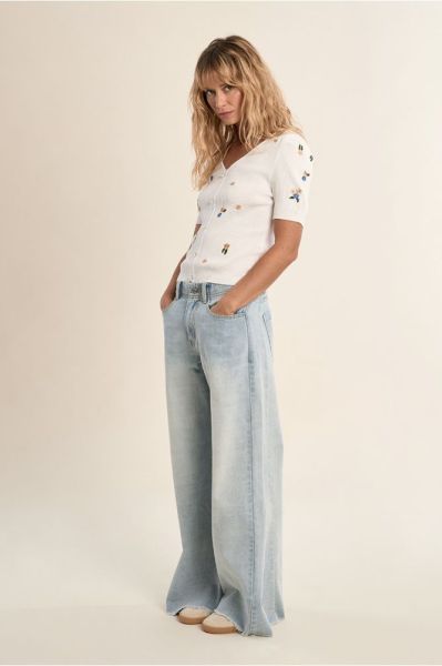 Elegant women's fitted T-shirt made of rips fabric for everyday style MOLLY BRACKEN (SKU) LA1976EP