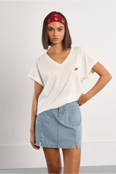 Women's white V-neck T-shirt - comfortable, perfect for every day MOLLY BRACKEN (SKU) LAL660EP