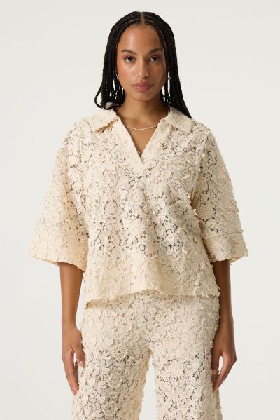 Women's elegant blouse with floral lace - tenderness and style GARCIA (SKU) Q260036
