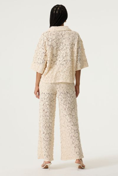 Women's elegant blouse with floral lace - tenderness and style GARCIA (SKU) Q260036