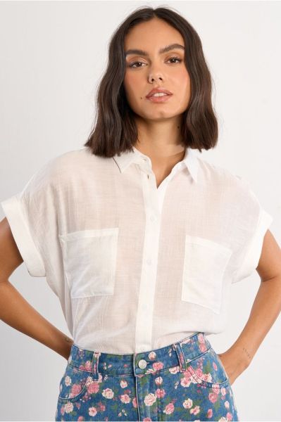 Women's white short-sleeved shirt, loose fit - elegant and very comfortable MOLLY BRACKEN (SKU) NL38EP