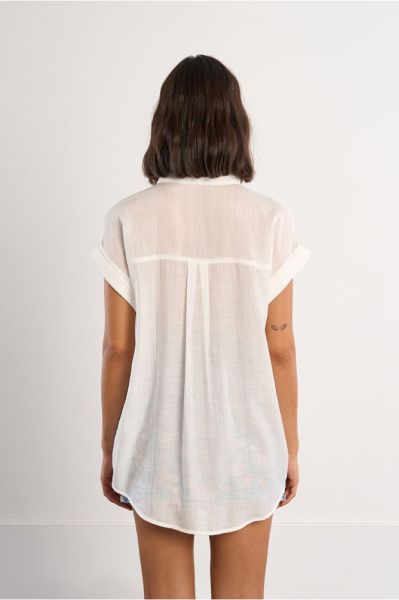 Women's white short-sleeved shirt, loose fit - elegant and very comfortable MOLLY BRACKEN (SKU) NL38EP