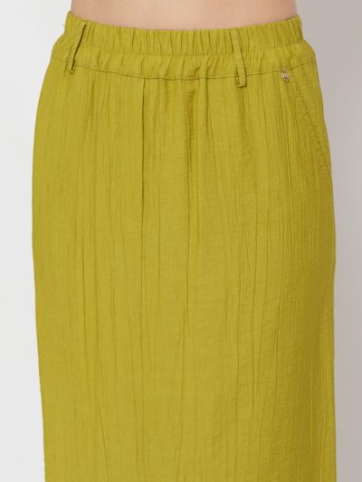 Women's green skirt with a slit in the front - a stylish accent for a modern wardrobe.LE SORTE DEL SOLE (SKU)3822