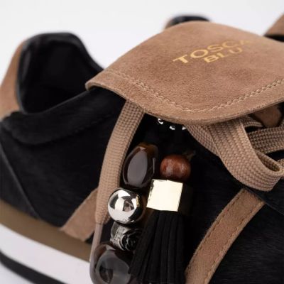 Modern and comfortable women's black sneakers with fur!TOSCA BLU (SKU)2604S064