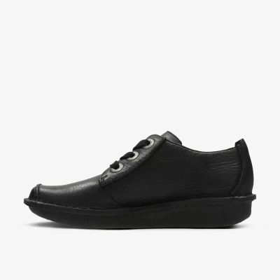CLARKS women's shoes – classic black design, elegance, and comfort. CLARKS (SKU) 20306639