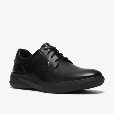 Men's black shoes featuring the CODE system for everyday comfort and style. CLARKS (SKU) 26328622