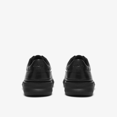 Men's black shoes featuring the CODE system for everyday comfort and style. CLARKS (SKU) 26328622