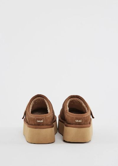 Women's suede clogs – urban style and comfort GAUDI (SKU) V6465480