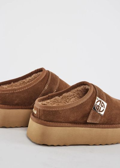 Women's suede clogs – urban style and comfort GAUDI (SKU) V6465480