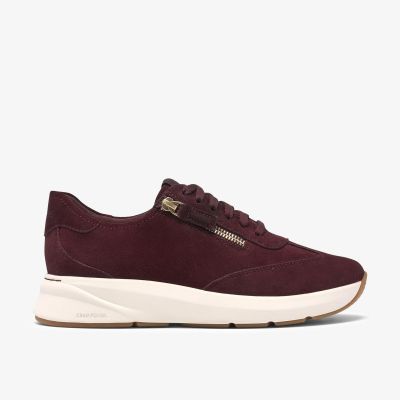 Women's lightweight burgundy sports sneakers – comfort and style for every day! CLARKS (SKU) 26327889