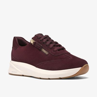 Women's lightweight burgundy sports sneakers – comfort and style for every day! CLARKS (SKU) 26327889