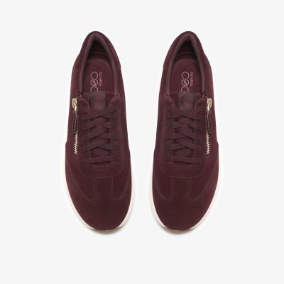 Women's lightweight burgundy sports sneakers – comfort and style for every day! CLARKS (SKU) 26327889