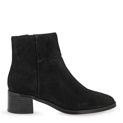 Women's mid-heel suede ankle boots – elegant, clean design. CLARKS (SKU) 26300000