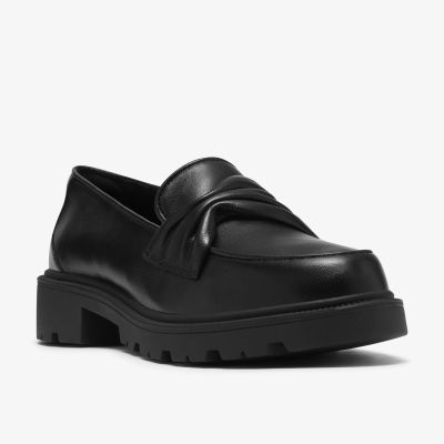 Women's black leather loafer – elegant style and comfort in genuine leather. CLARKS (SKU) 26320203