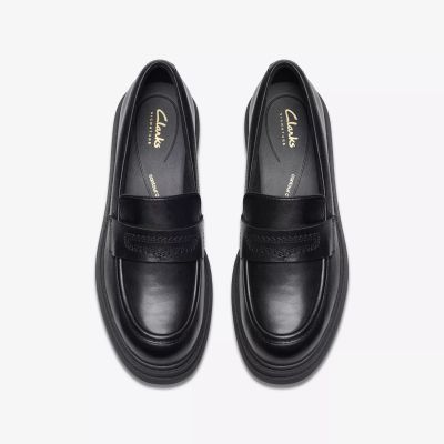 Elegant women's black genuine leather loafers – a classic style. CLARKS (SKU) 26183172