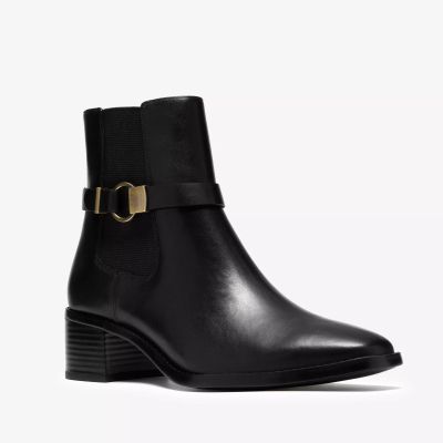 Elegant black women's ankle boot in genuine leather for style and supreme comfort! CLARKS (SKU) 26320242