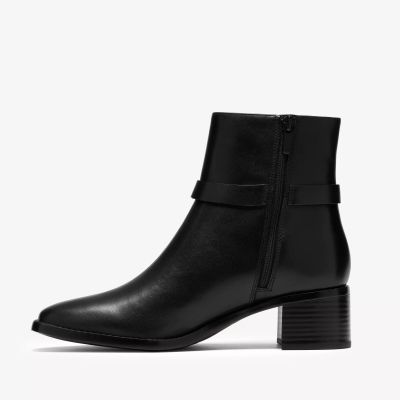 Elegant black women's ankle boot in genuine leather for style and supreme comfort! CLARKS (SKU) 26320242