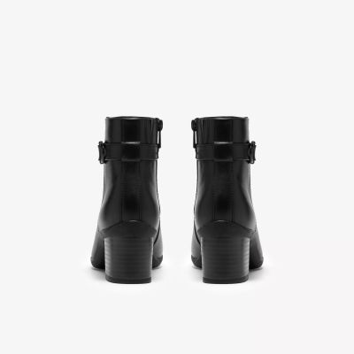 Elegant black women's casual ankle boot with a mid-heel for comfort and style. CLARKS (SKU) 26328291
