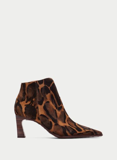 Elegant, stylish women's heeled ankle boots with a trendy animal print!!! HISPANITAS (SKU) 265076