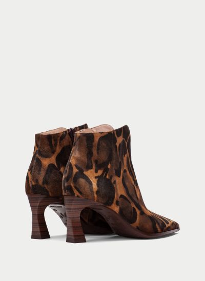 Elegant, stylish women's heeled ankle boots with a trendy animal print!!! HISPANITAS (SKU) 265076