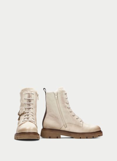 Women's cream-colored Kubonka-style ankle boot; warm lining; stylish and comfortable. HISPANITAS (SKU) 265147